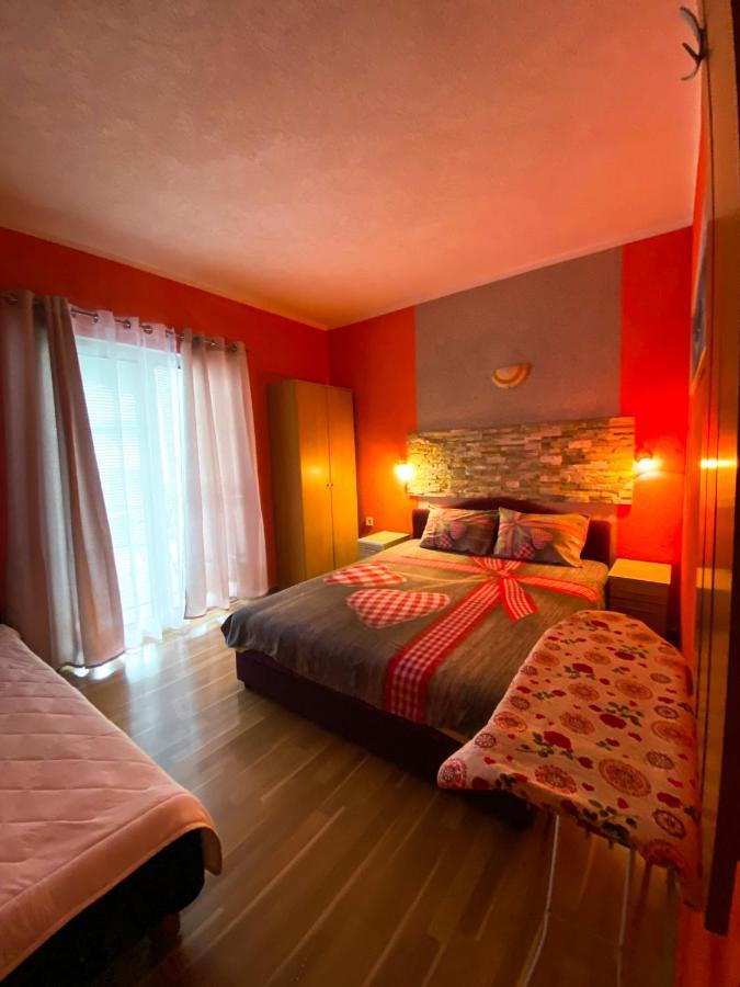 Apartments Marijana Tivat Bagian luar foto
