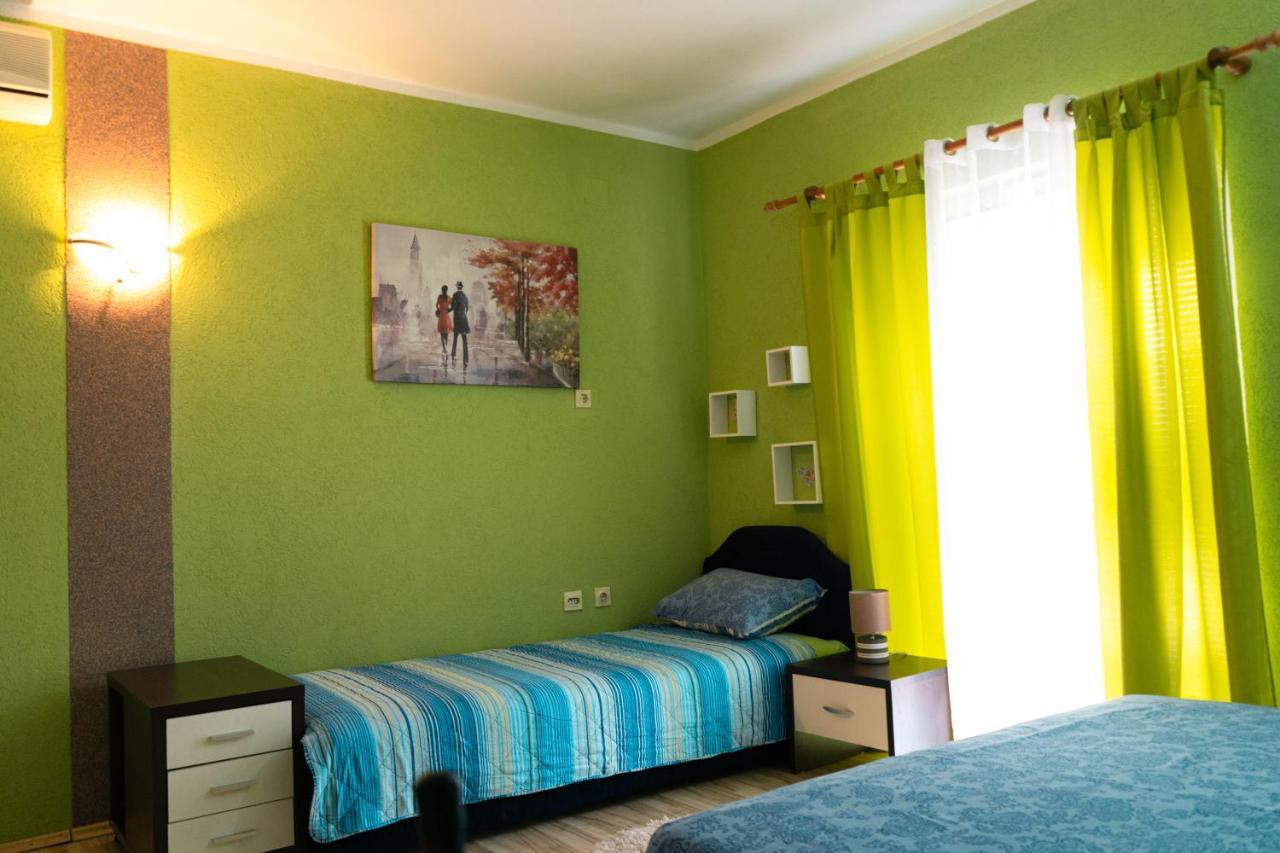 Apartments Marijana Tivat Bagian luar foto