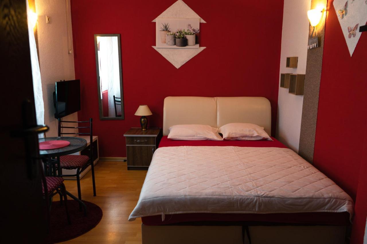 Apartments Marijana Tivat Bagian luar foto