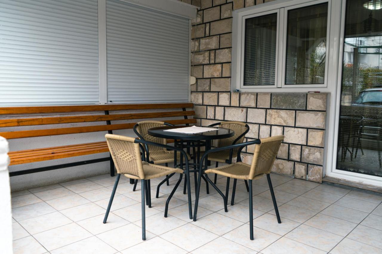 Apartments Marijana Tivat Bagian luar foto