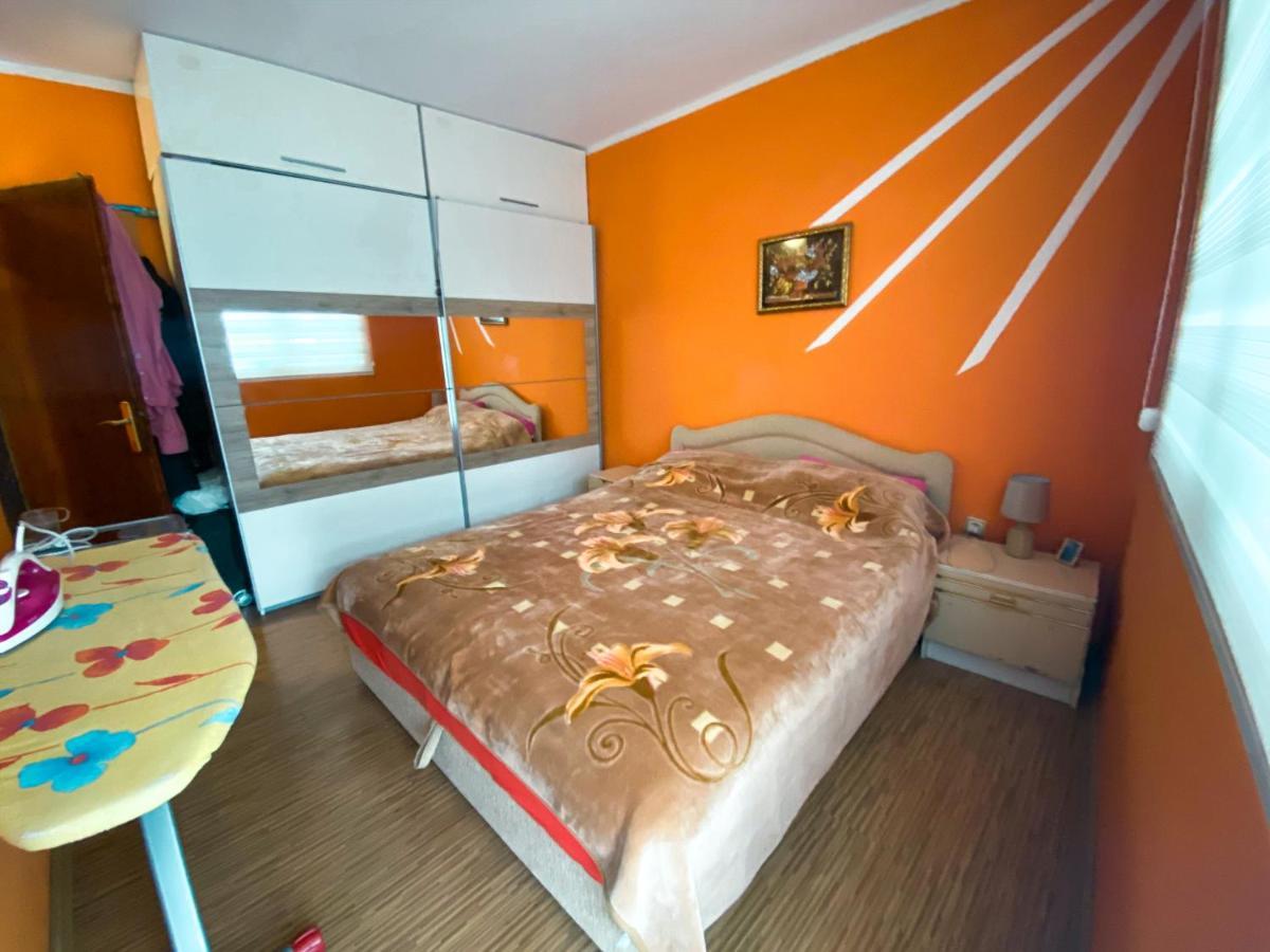 Apartments Marijana Tivat Bagian luar foto