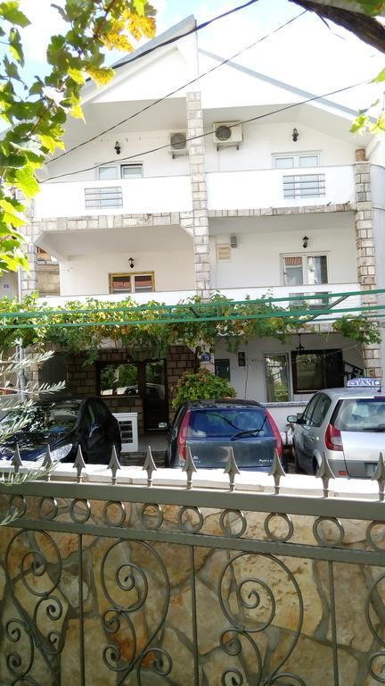 Apartments Marijana Tivat Bagian luar foto