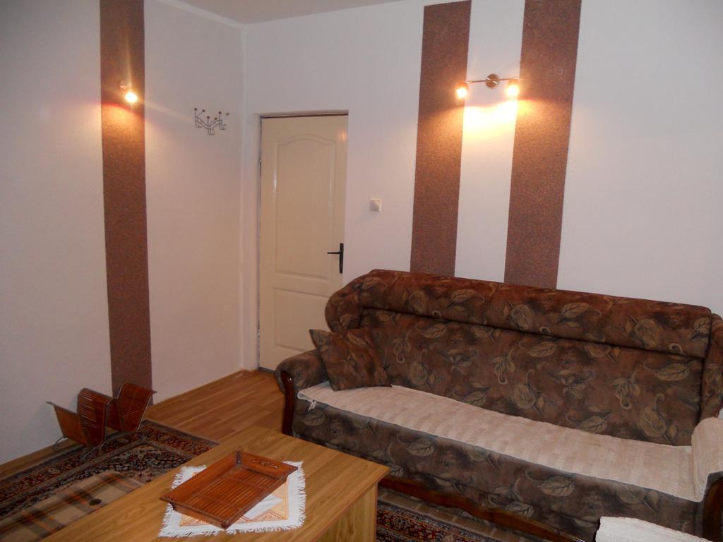 Apartments Marijana Tivat Bagian luar foto